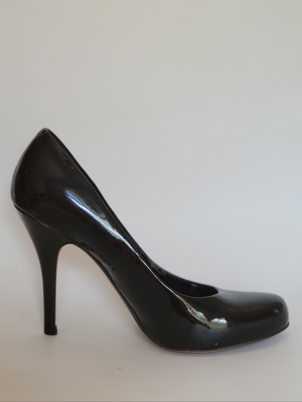 Vince Camuto Patent Leather Stiletto 4" Heels 9M, Black